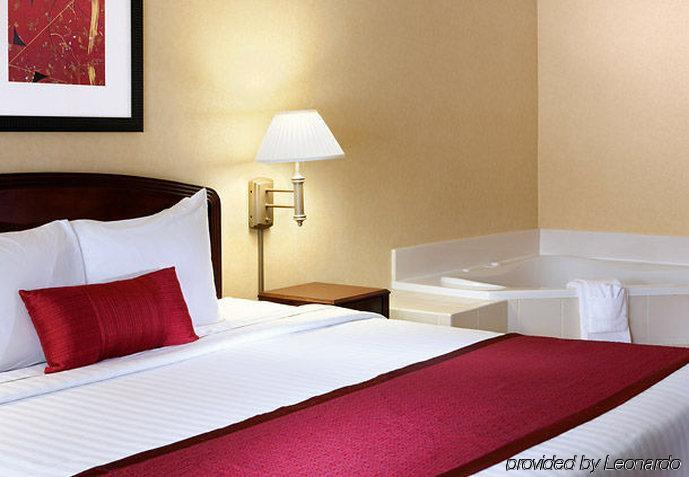 Готель Courtyard By Marriott Houston Northwest Екстер'єр фото